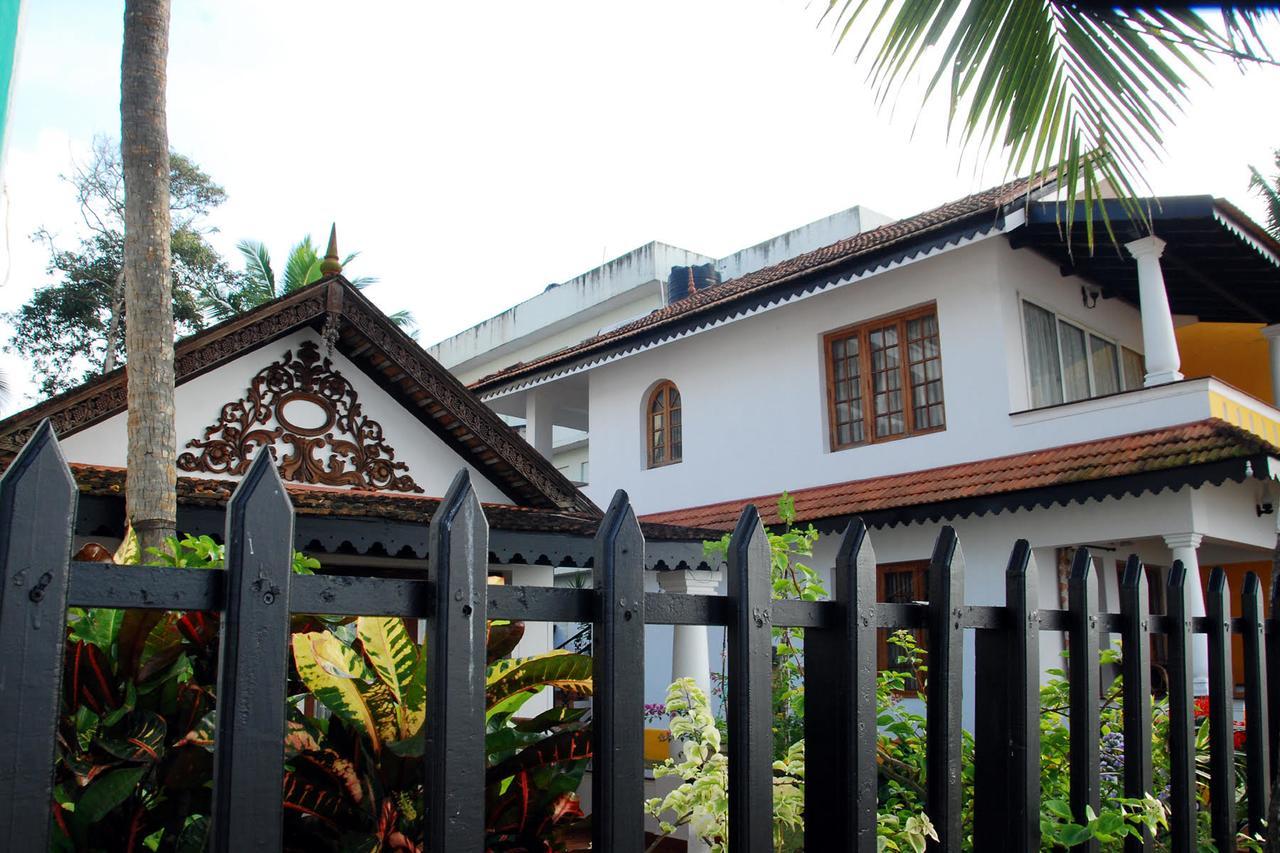 Kovalam Beach Cottage Luaran gambar
